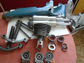 Prodám zadní tluniče na S22 a další díly - 3