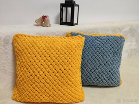 Prodám pletený polštář - hořčicový /žlutý/, hnědý a šedý - 3