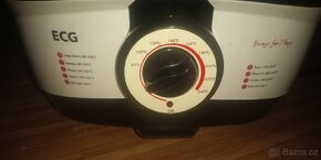 Horkovzdušná fritéza ECG MH 155 - 3