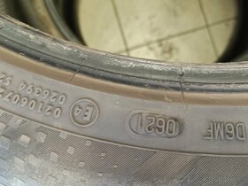 2x letní pneu 285/40 R22 110Y. - 3