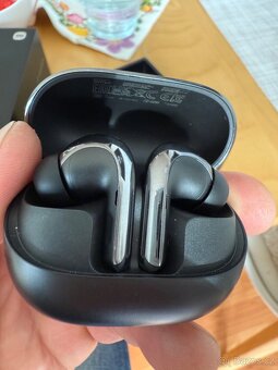 Xiaomi Buds 4 pro, sluchatka, zaruka - 3