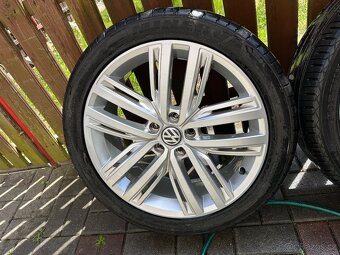 5x112 r19 245/40r19 letní originál Vw - 3