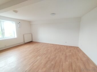Pronájem prostorného bytu 1+kk / 33m, Hlučín, ul.P.Bezruče - 3