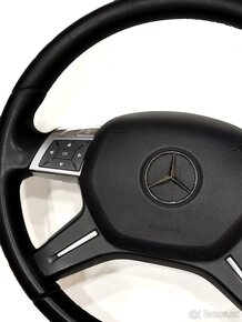 Čtyřramenný volant Elegance z Mercedesu W204 - 3