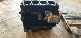 Blok motoru s pístama a klikou Ford 2.2 Tdci Euro 6 - 3