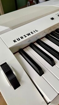 Klávesy Kurzweil KA90 s kompletním příslušenstvím - 3