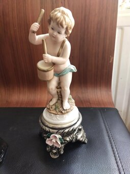 Starožitná porcelánová soška. Signováno 2x. - 3