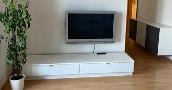 Skříňky IKEA Besta - 3