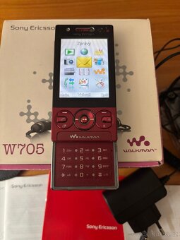 Sony Ericsson W705 - 3