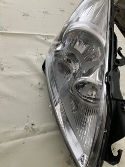 Přední světla peugeot 3008 - 3