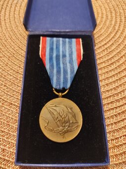 Medaile za pracovní obětavost - 3