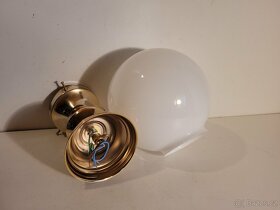 mosazná velká stará stropnice, lustr, bílé stínidlo - 3