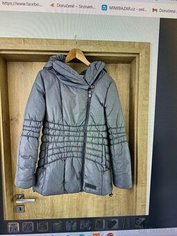 ZIMNÍ ATRAKTIVNÍ ZNAČKOVÁ BUNDA S KAPUCÍ,vel: 44/46 - 3