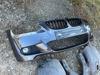 BMW E92/E93 M-Packet přední nárazník nastrojený - 3