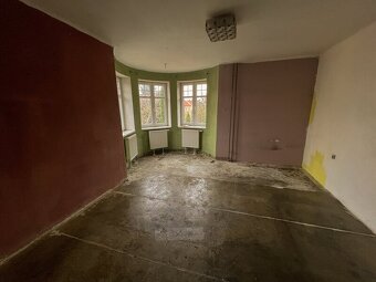 Prodej prostorného rodinného domu o dispozici 4+1 (162 m2) v - 3