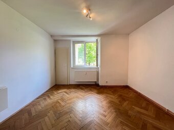 Pěkná nezařízená garsonka v blízkosti centra-ulice Botanická - 3