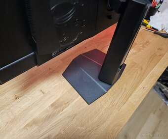 MSI URX QD-OLED – špičkový OLED - 3