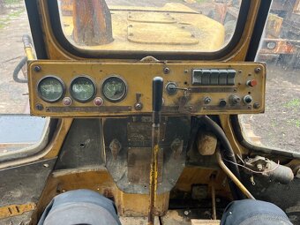 Prodám buldozer Stalinec T130 - 3