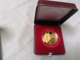 zlatá mince 5000,-Kč hrad Buchlov - 3