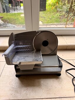 Elektrický kráječ potravin - 3