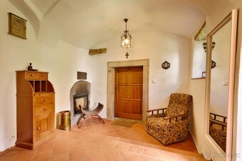 Prodej stylového rodinného domu s penzionem - 3