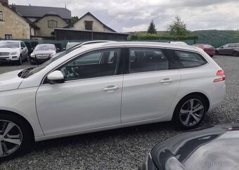 Peugeot 308 1.2i Klima, Navi, Tempomat benzín manuál 60 kw - 3