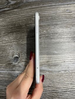 APPLE IPHONE XR WHITE 64GB - 3