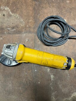 Úhlová bruska Dewalt 125mm - 3
