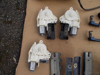 Díly 2. Peugeot 407 SW 2.0HDI 100kw - 3