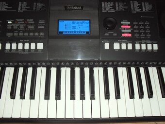 Yamaha PSR E423 - 3