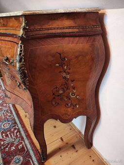 Zámecká komoda s mramorem - 3