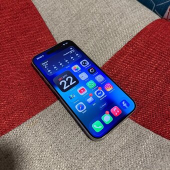 iPhone 15 Pro 128GB bílý - 3