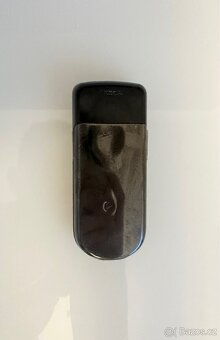 Starý sběratelský kus mobilu Nokia 8800 - 3