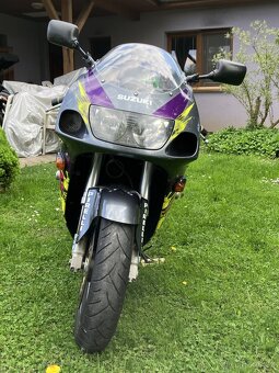 GSX-R 750 SRAD - 3