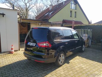 Ford Galaxy 1.6 EcoBoost benzín - 3