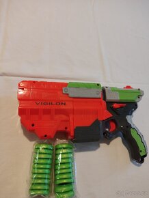 Nerf pistole s dvěma bání nábojů ZDARMA - 3