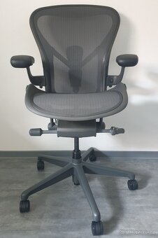 Kancelářská židle Herman Miller Aeron B - 3