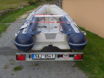 nafukovací člun s motorem Honda - 3