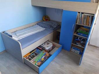 Dvoupatrová postel se skříní na míru - 3