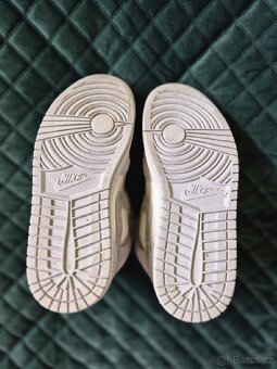 Nike Jordan 1 MID velikost 41 - 3