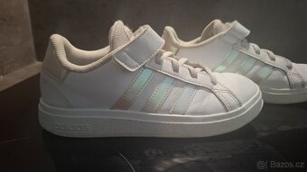 Tenisky Adidas Grand Court velikost 33 - 3