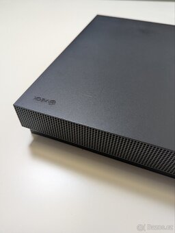Xbox One X 1TB + ovladač + kabely + krabice - 3