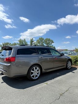 🏎 Honda Accord 2.2 i-CTDi Tourer (2008) - 3