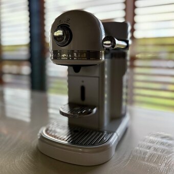 Kávovar KitchenAid 5KES0504EFP, bílý perleťový - 3