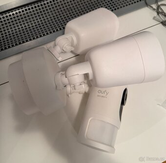 Eufy Floodlight Camera Bílá - 3