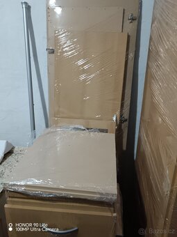 Šatní skříň a televizní stolek - 3