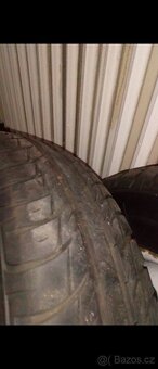 Dvě zimní pneu - 3