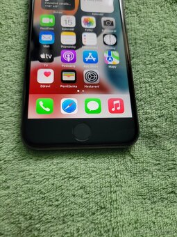 iPhone 8 64gb stav baterie 95% - 3
