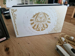 Nintendo Switch OLED Zelda Limited Edition TOP STAV - 3