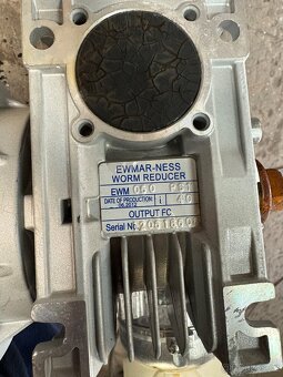 Motor reduktor - Převodovka pro kotlovou pec - 3